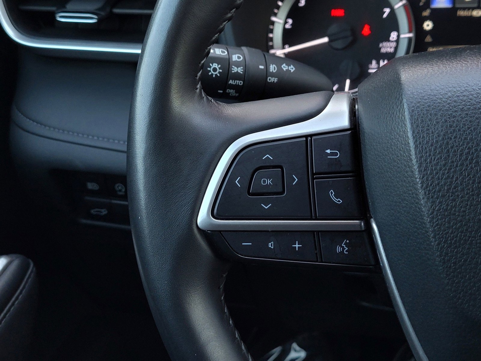 Certified 2024 Toyota Highlander LE image 22