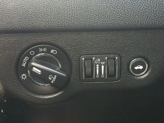 Used 2020 Chrysler 300 S image 27