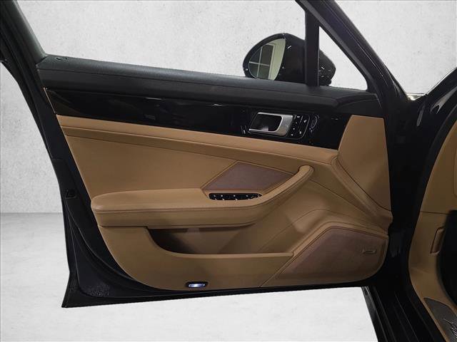 Used 2018 Porsche Panamera 4 image 28