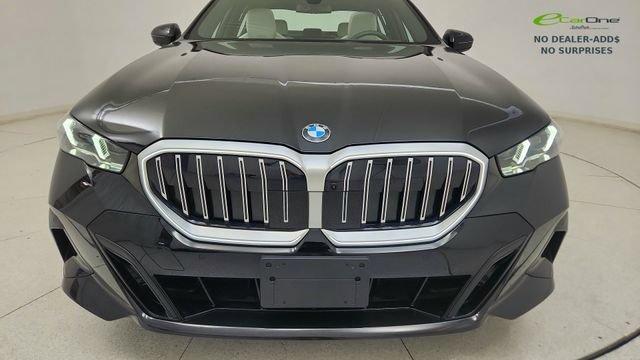 Used 2027 BMW 530i w/ M Sport Package RWD image 24
