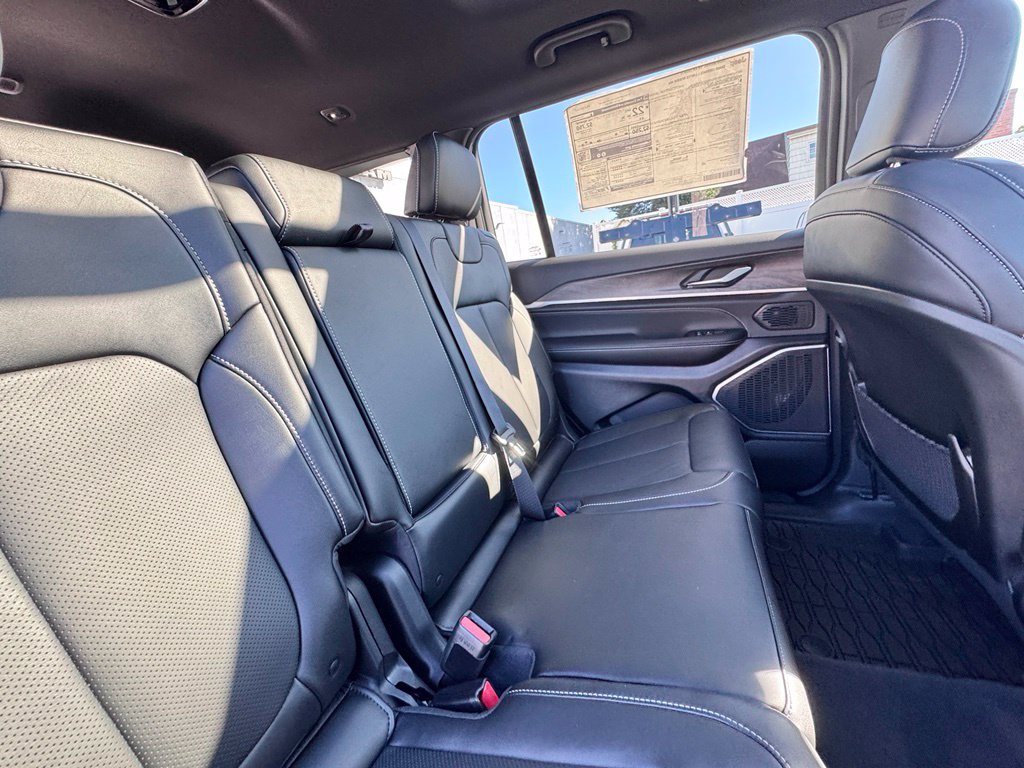New 2026 Jeep Grand Cherokee L Limited AWD/4WD image 22