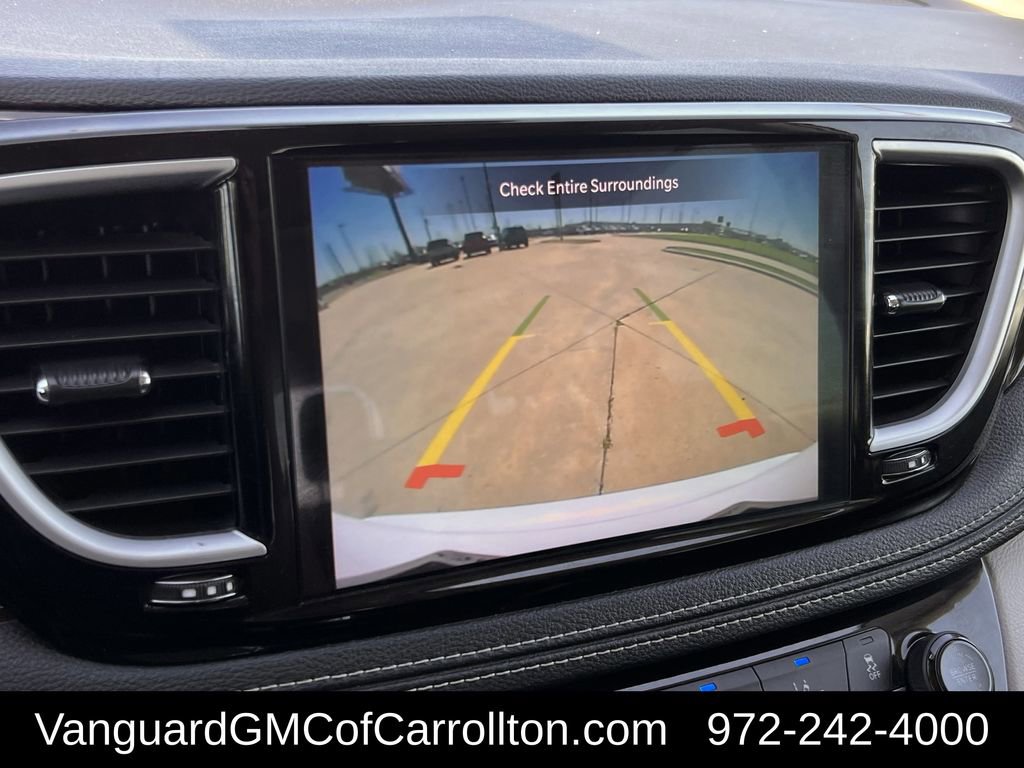Used 2023 Chrysler Pacifica Limited image 18