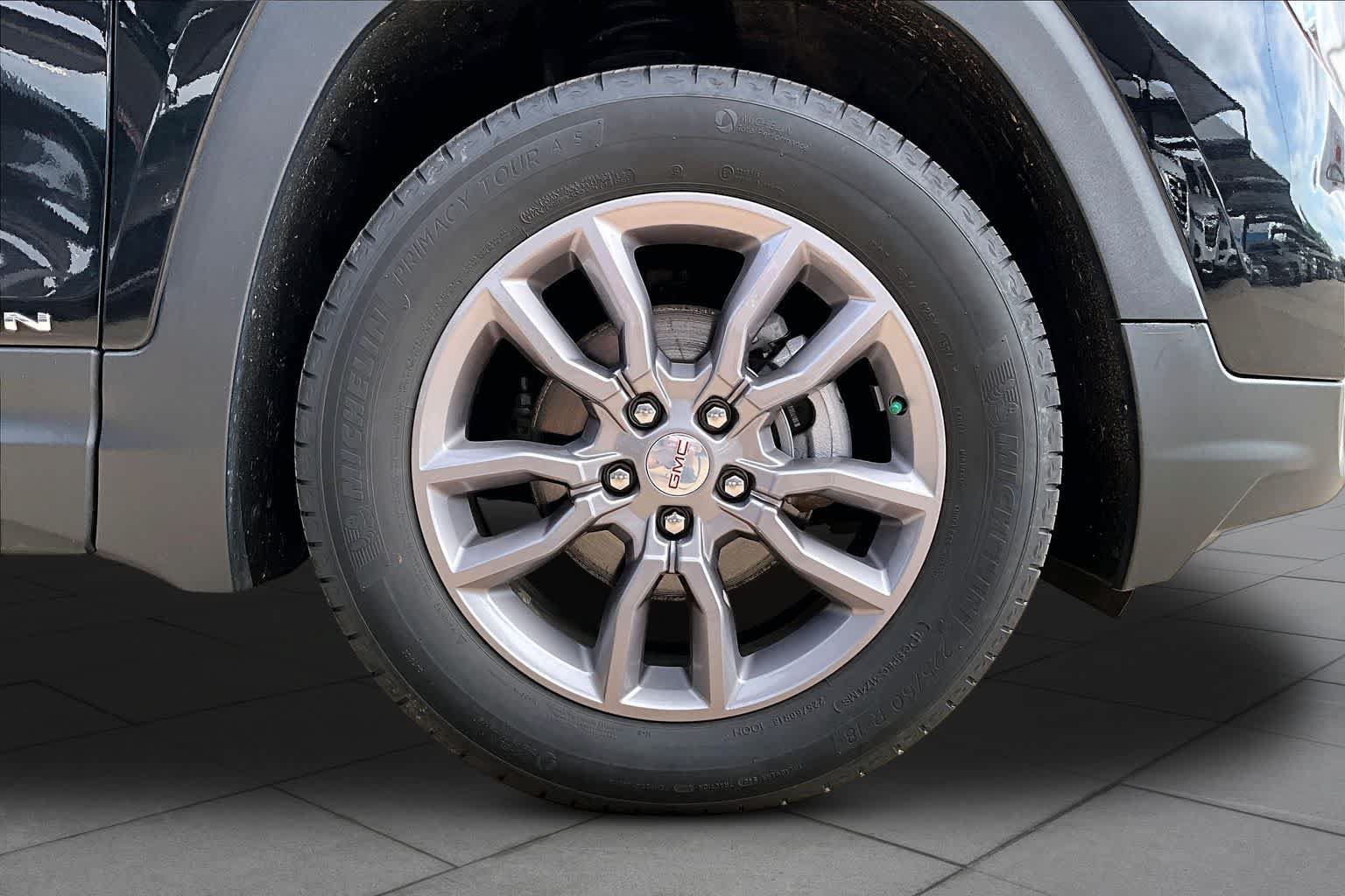 Used 2024 GMC Terrain SLT AWD/4WD image 12