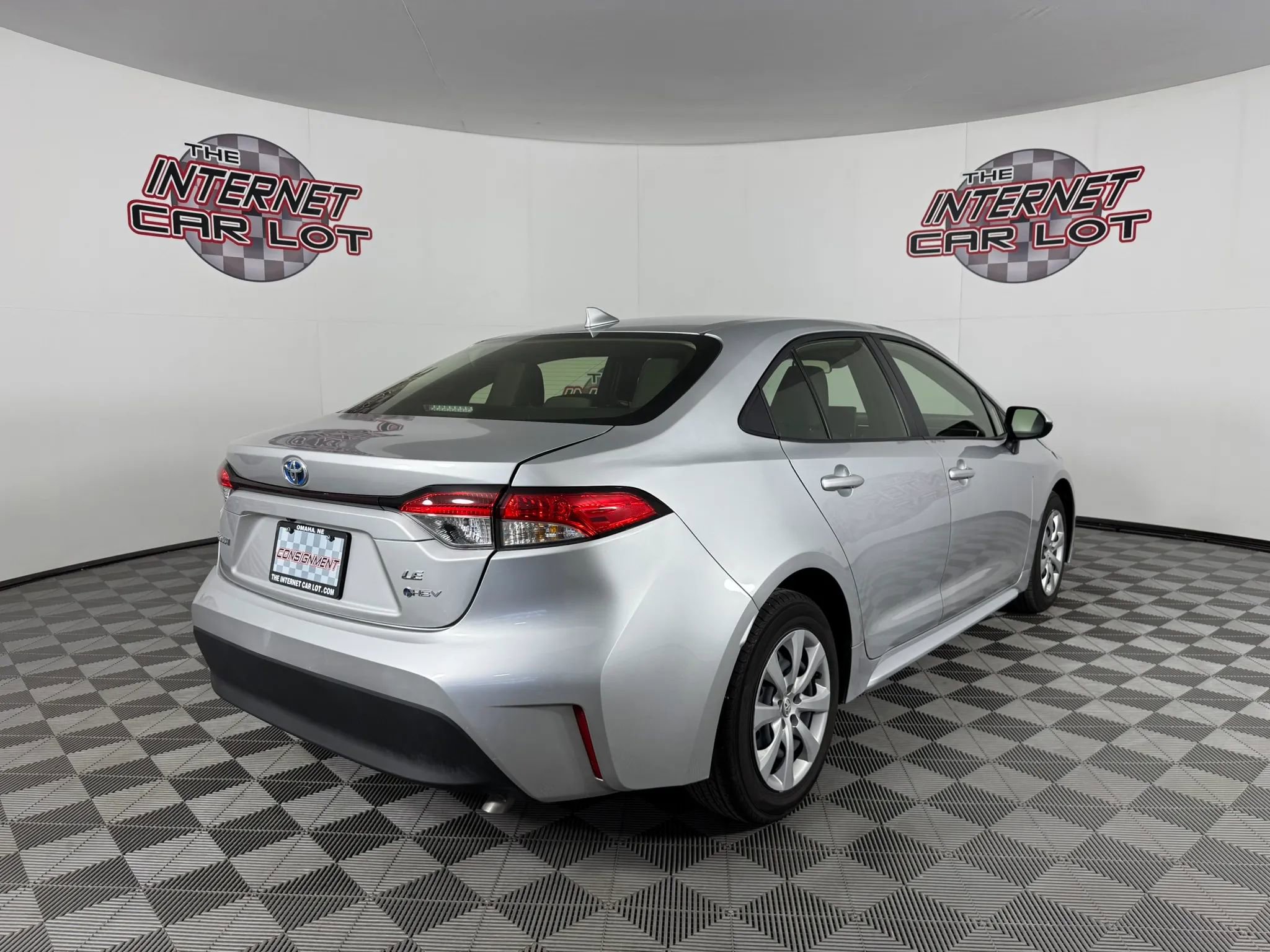Used 2025 Toyota Corolla LE FWD image 7