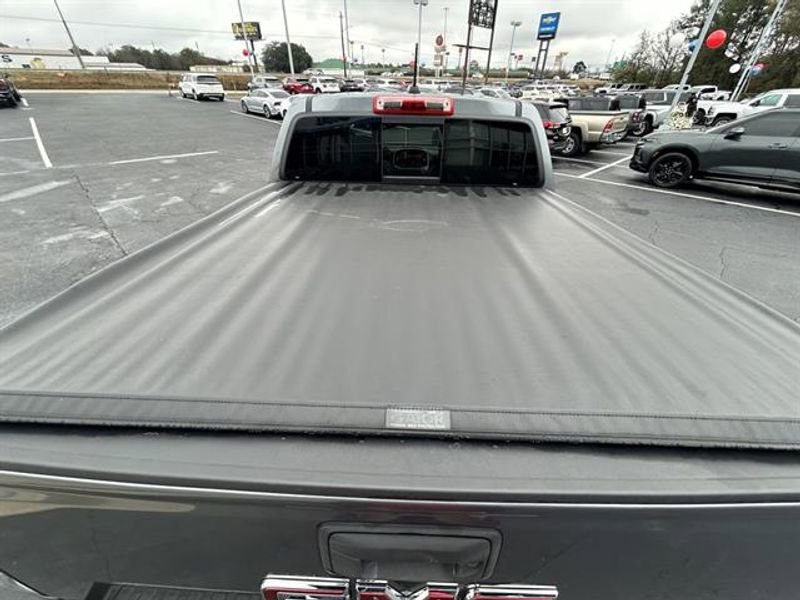 Used 2022 GMC Canyon Denali image 11