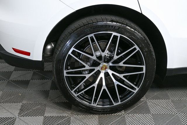 Certified 2026 Porsche Macan AWD/4WD image 36