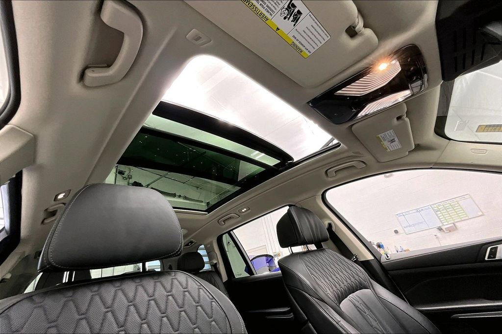 Used 2025 BMW X7 xDrive40i image 17