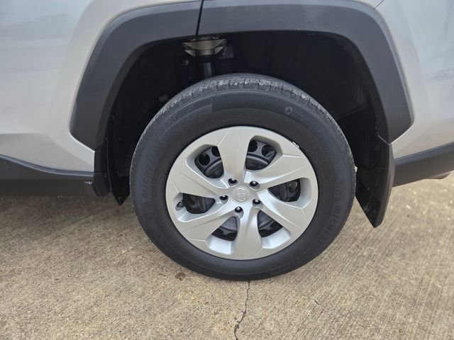 Used 2021 Toyota RAV4 LE w/ Carpet Mat Package (TMS) image 9