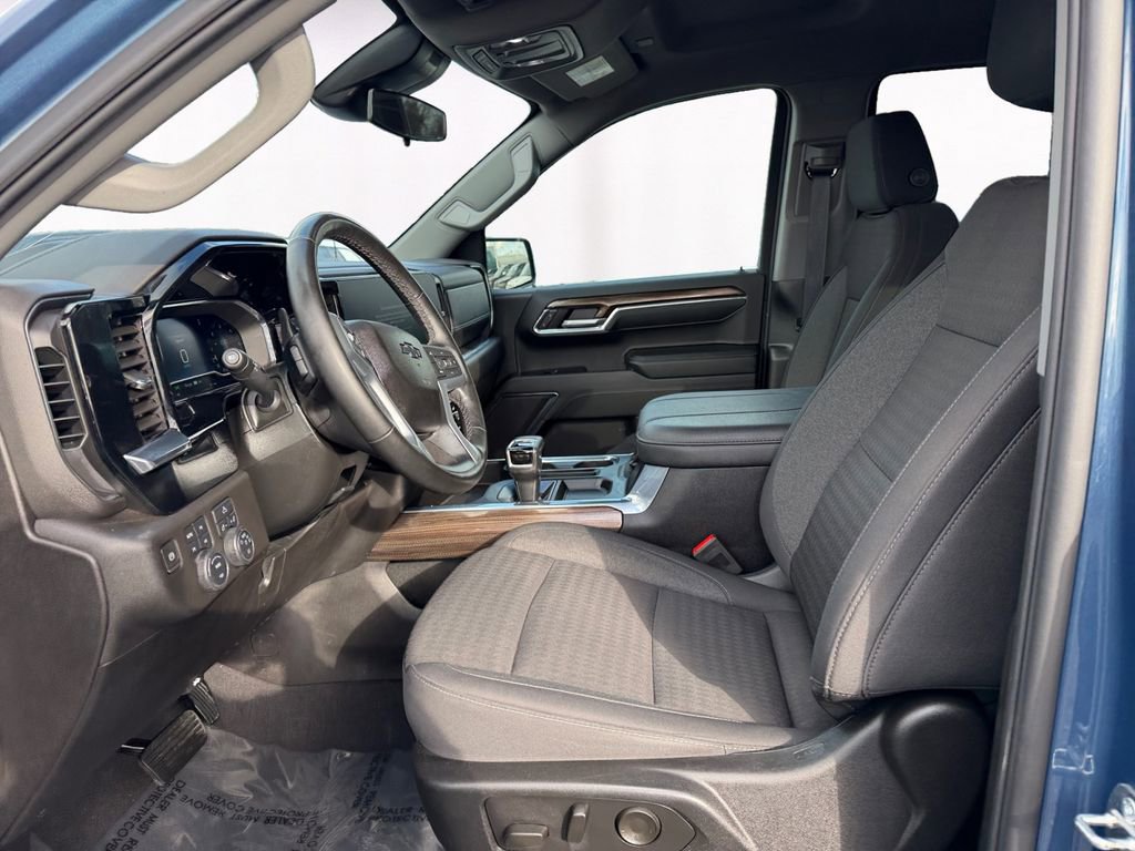Used 2024 Chevrolet Silverado 1500 RST w/ Z71 Off-Road Package image 9