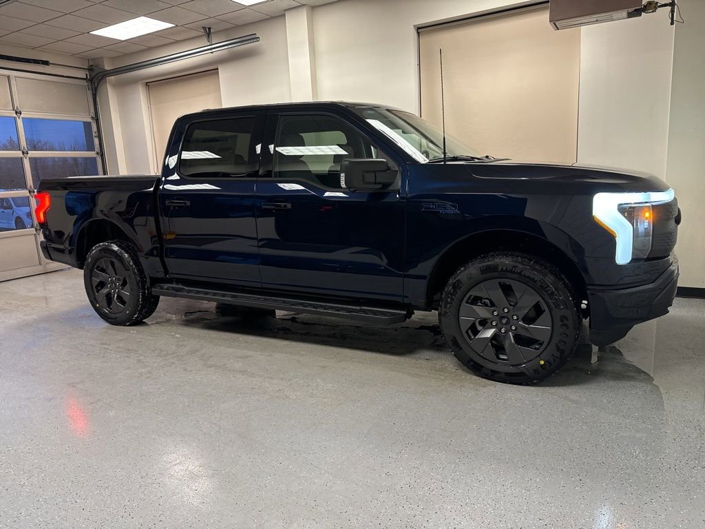New 2025 Ford F150 Lightning Flash image 25