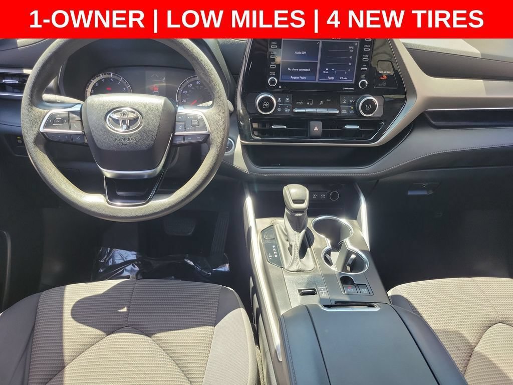 Used 2021 Toyota Highlander L FWD image 11