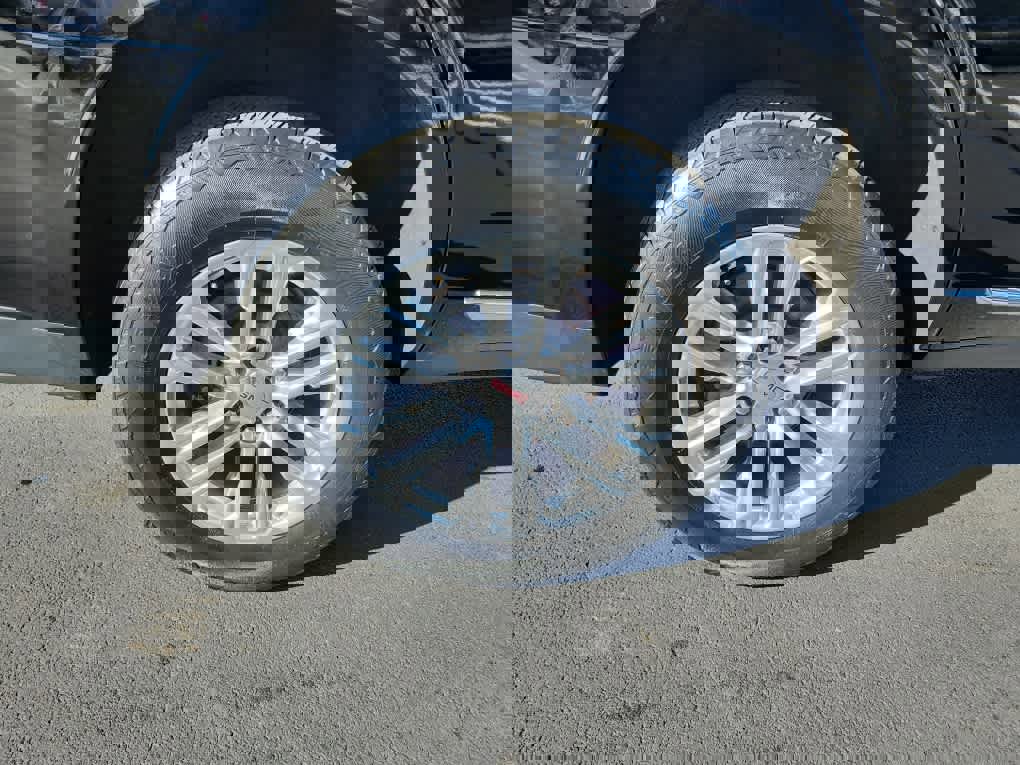 Used 2022 GMC Yukon SLT w/ SLT Luxury Package image 9