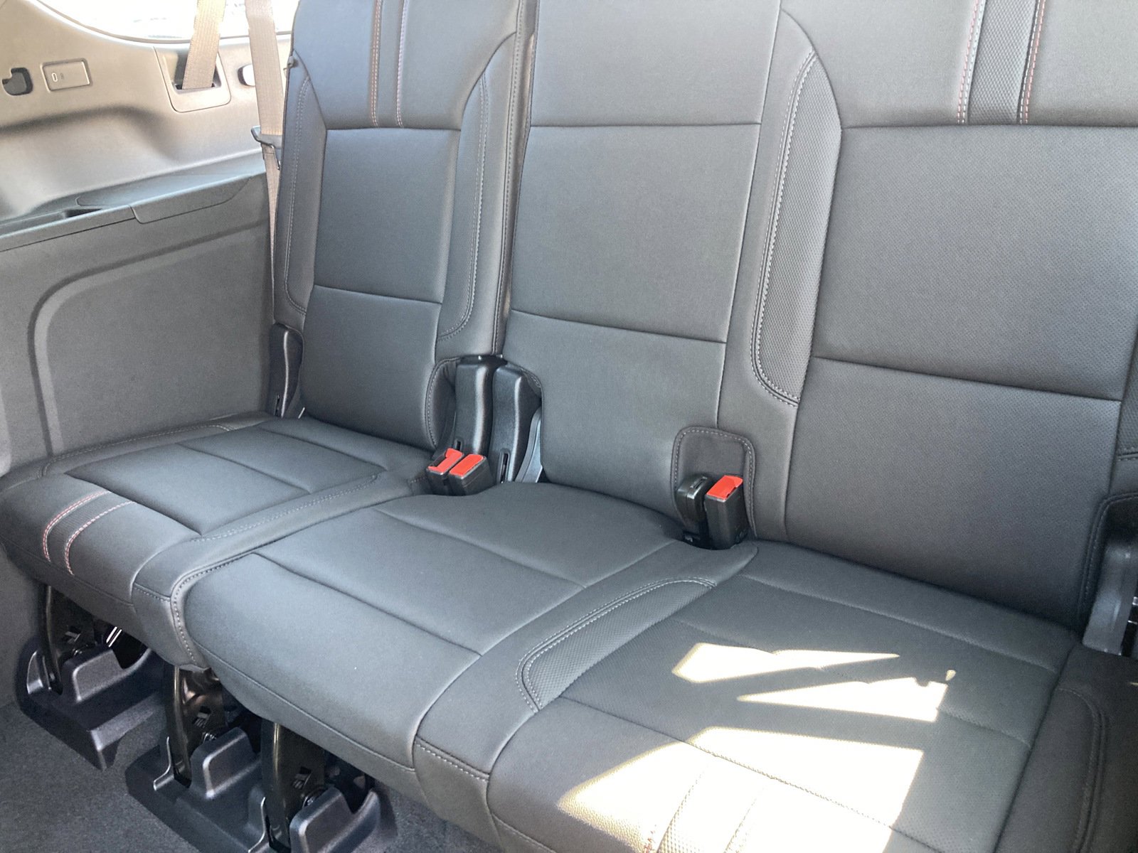 New 2025 Chevrolet Suburban RST w/ Advanced Technology Package image 17