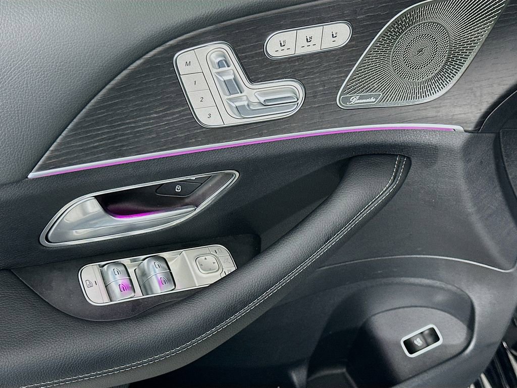 Used 2025 Mercedes-Benz GLS 450 4MATIC image 18