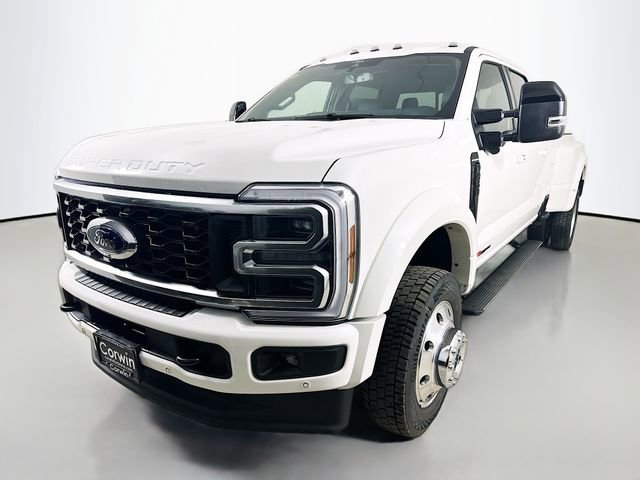 New 2026 Ford F450 Platinum w/ FX4 Off-Road Package image 3