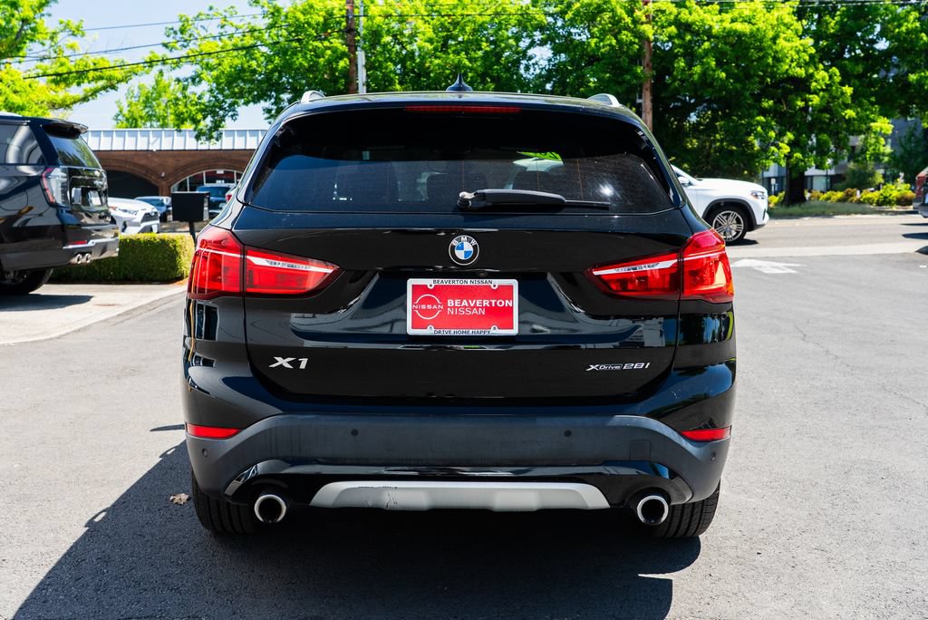 Used 2021 BMW X1 xDrive28i AWD/4WD image 5