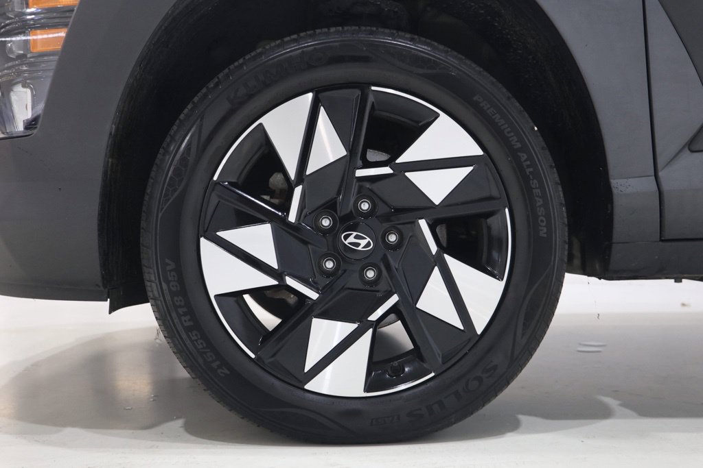 Used 2024 Hyundai Kona SEL AWD/4WD image 4