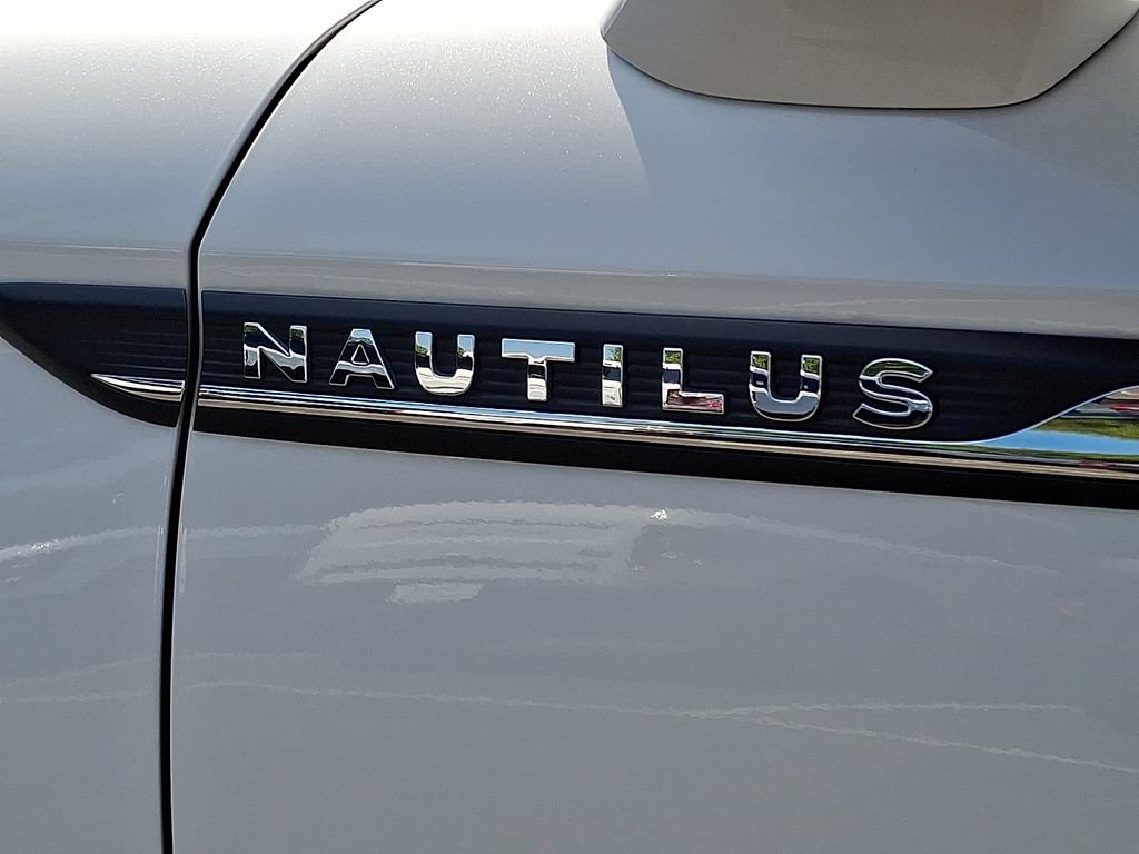 Used 2023 Lincoln Nautilus Reserve AWD/4WD image 30