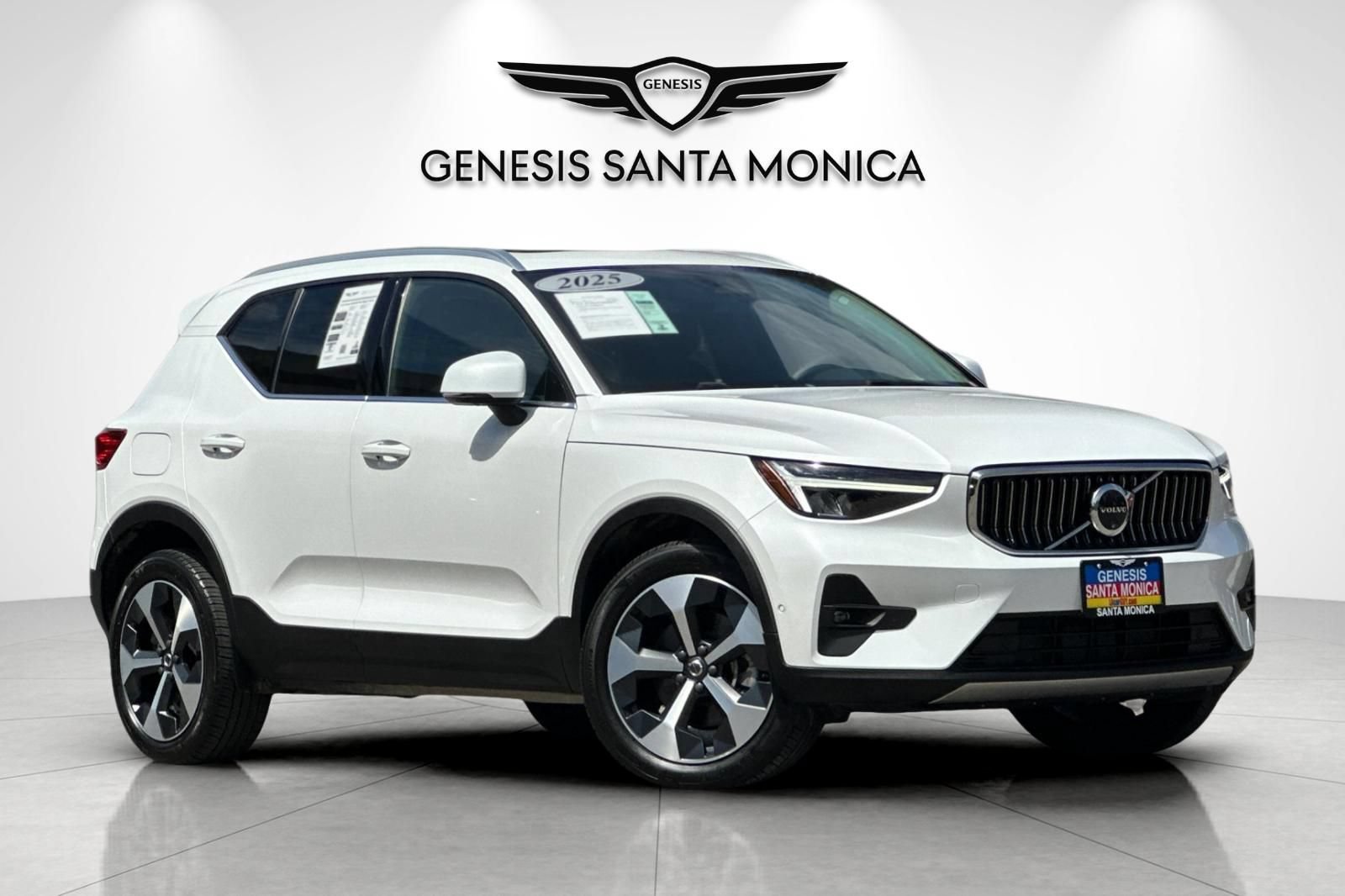 Used 2025 Volvo XC40 B5 Plus