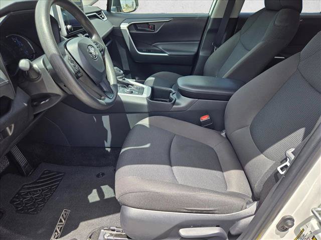 Used 2025 Toyota RAV4 LE AWD/4WD image 15