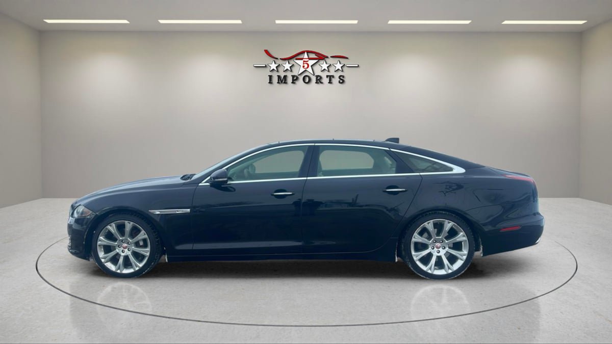 Used 2019 Jaguar XJ L Portfolio AWD/4WD image 2