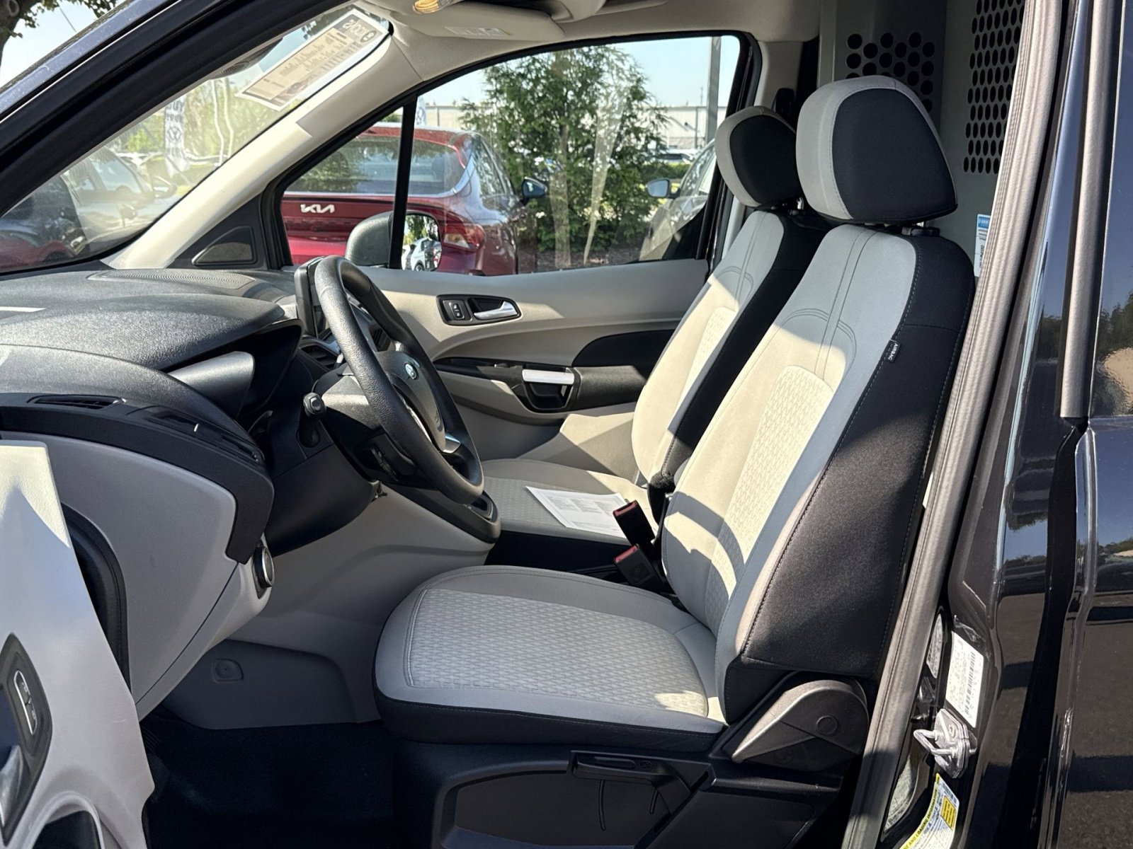 Used 2022 Ford Transit Connect XLT FWD image 13