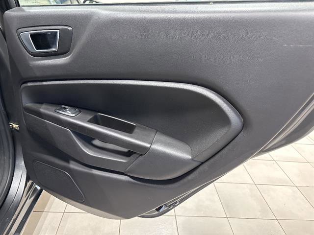 Used 2016 Ford Fiesta Titanium FWD image 17
