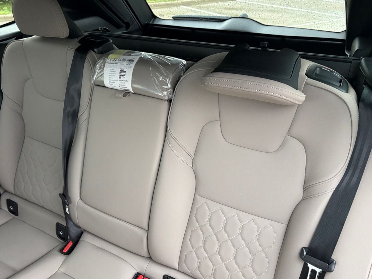 New 2026 Volvo XC60 B5 Plus w/ Protection Package Premier AWD/4WD image 23