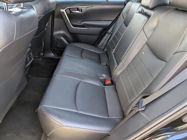 Used 2020 Toyota RAV4 XLE Premium image 18