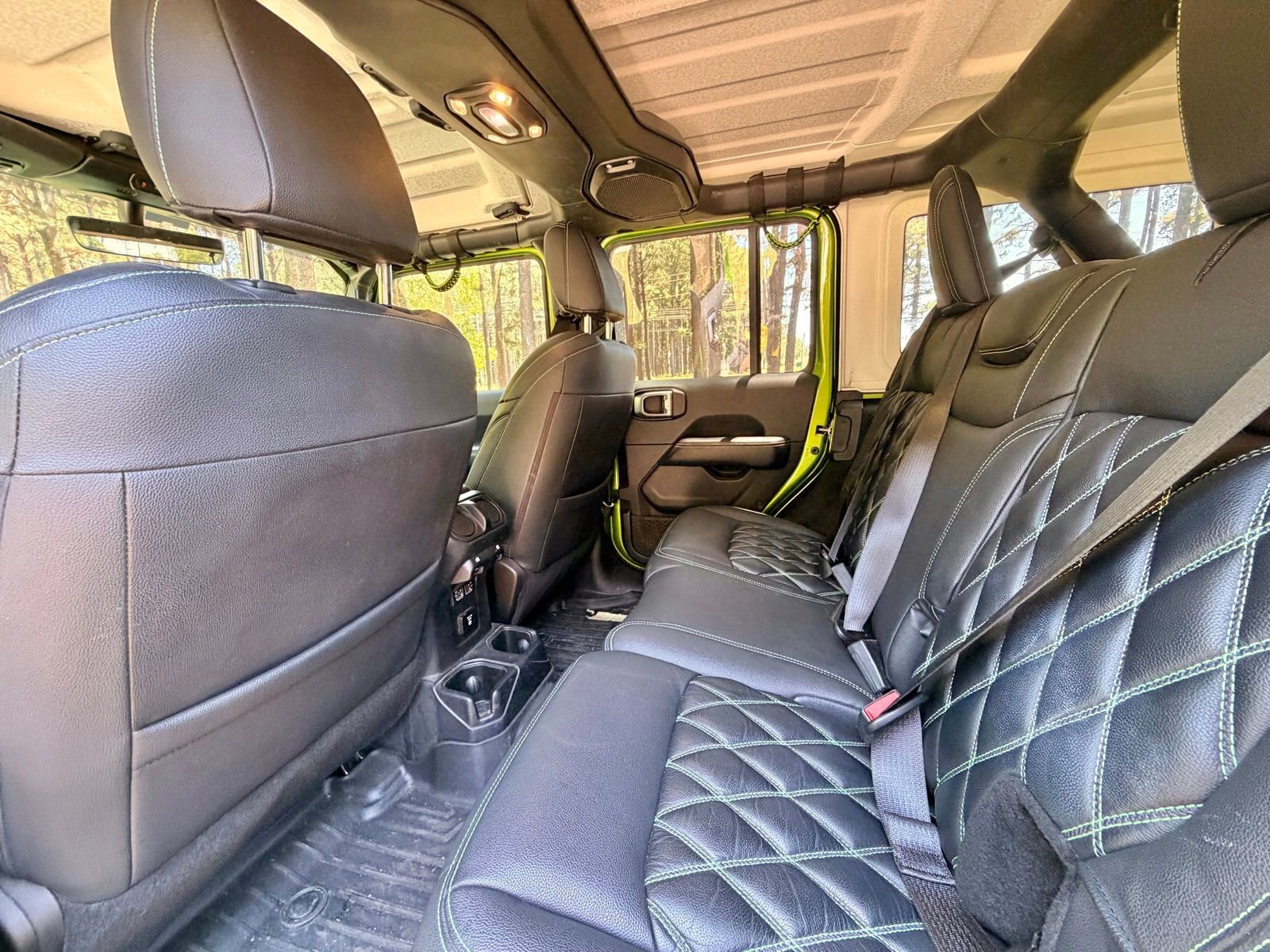 Used 2019 Jeep Wrangler Unlimited Sahara w/ Uconnect 4C Nav & Sound Group AWD/4WD image 15