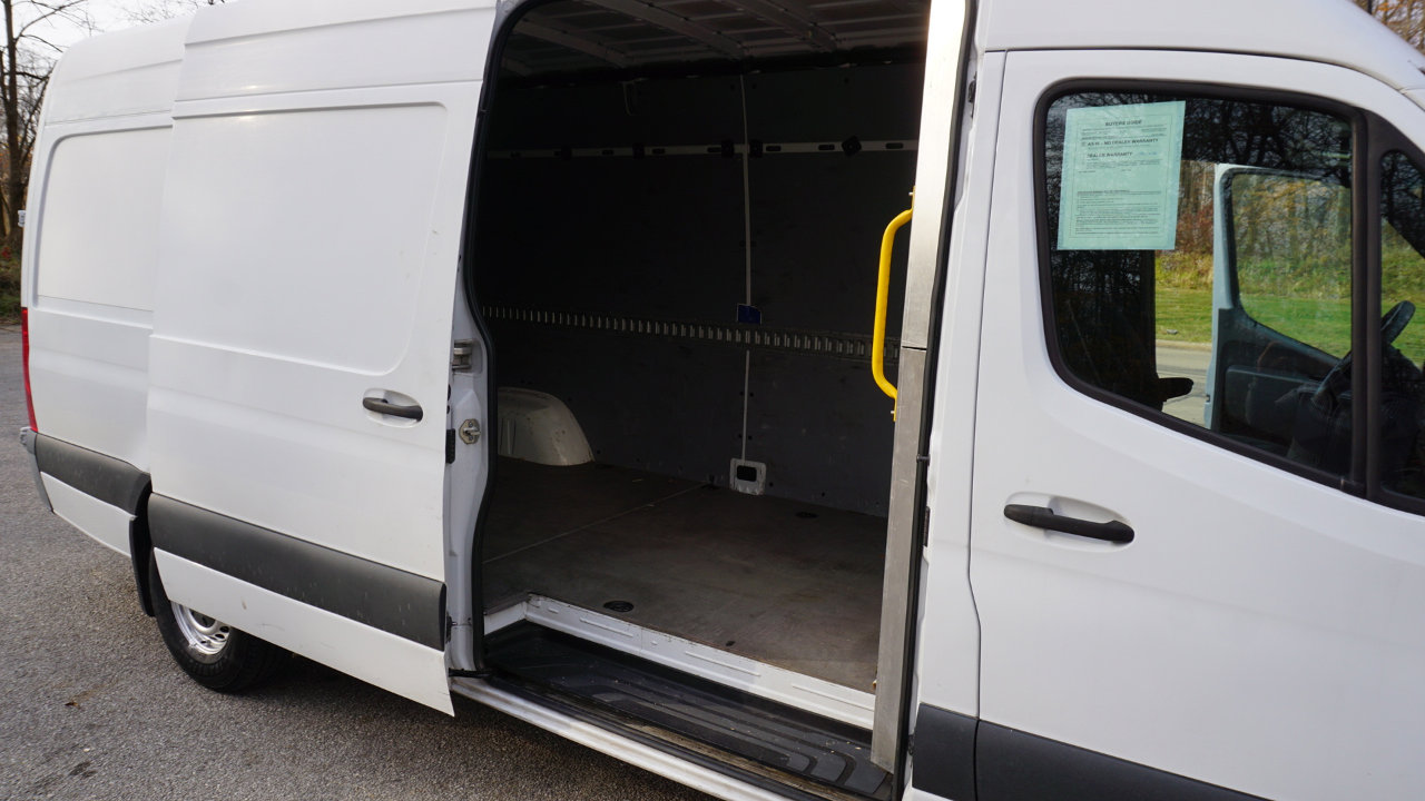 Used 2019 Freightliner Sprinter 170 image 26