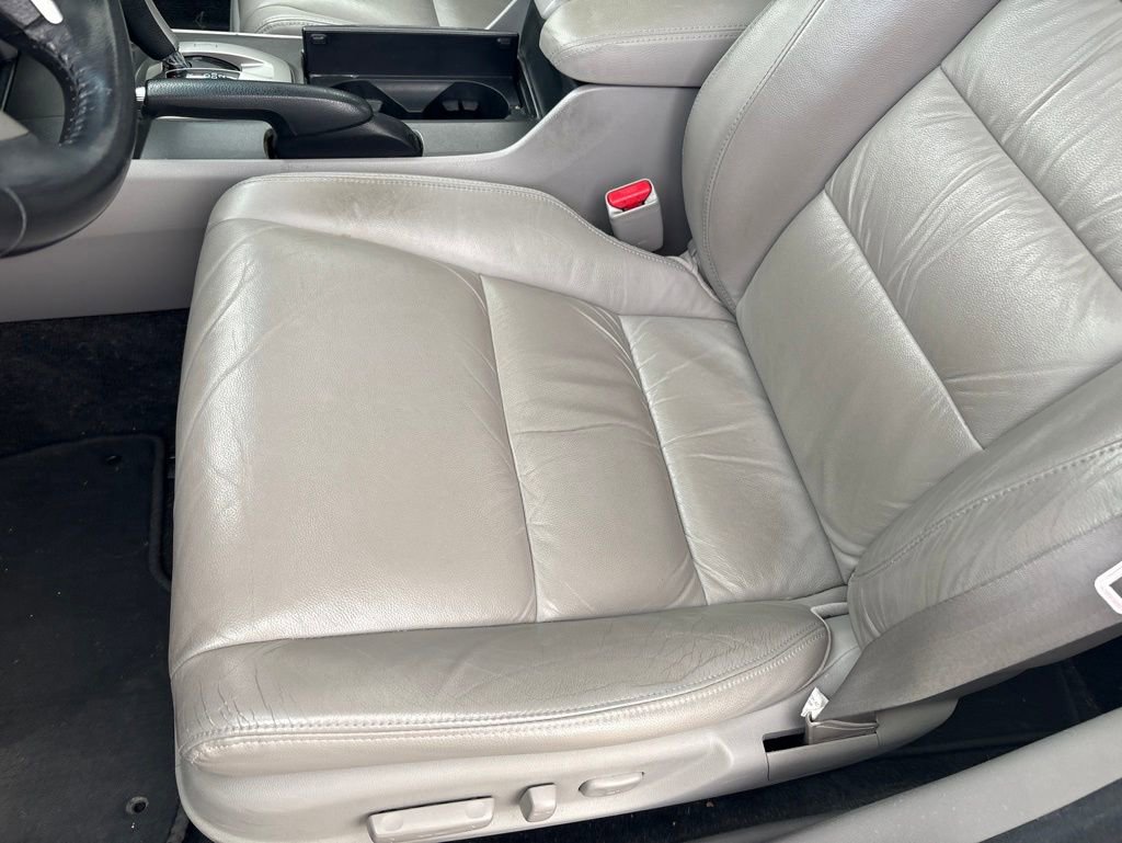 Used 2011 Honda Accord EX-L image 11