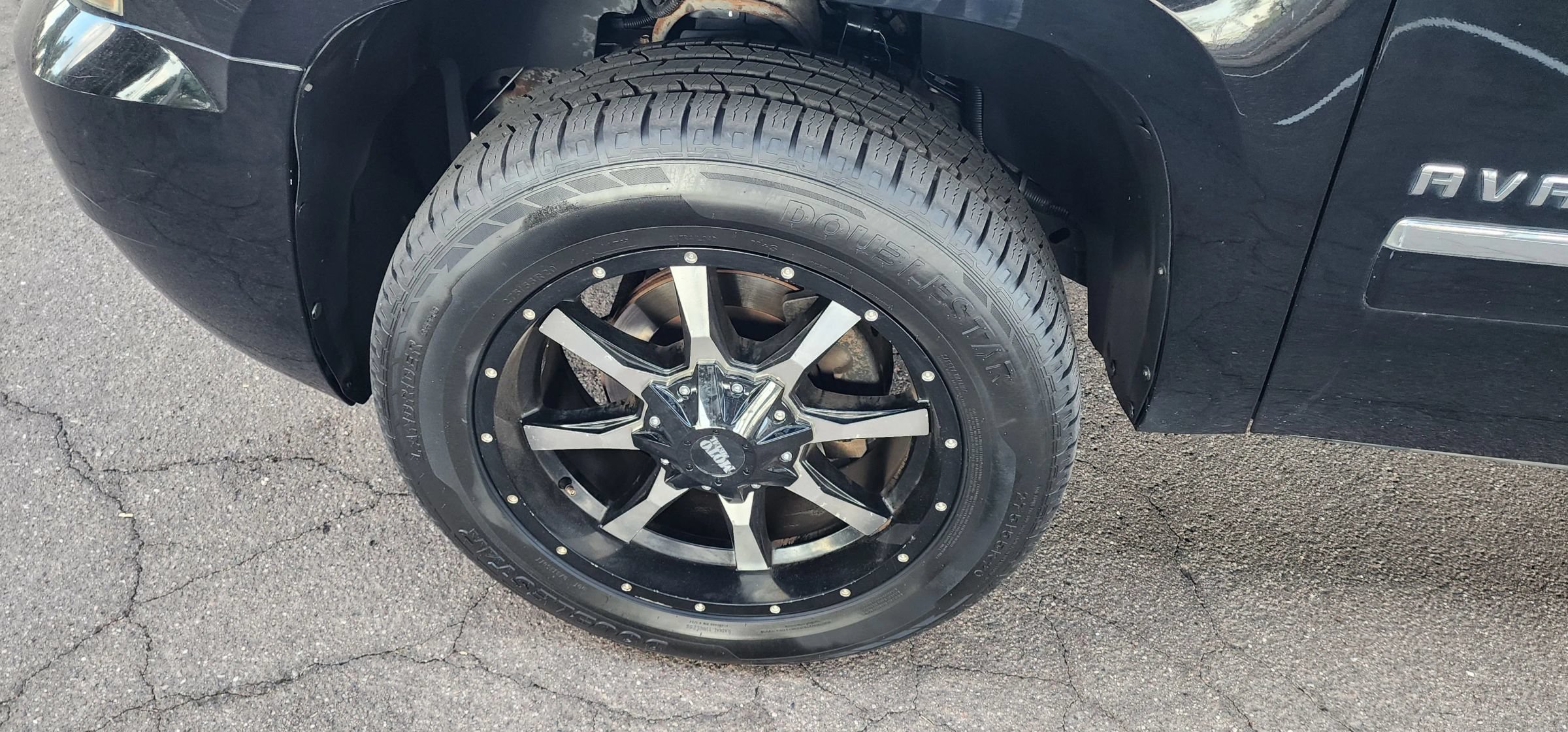 Used 2011 Chevrolet Avalanche LTZ AWD/4WD image 10
