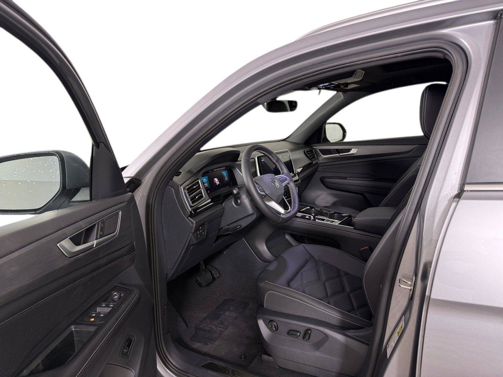 New 2026 Volkswagen Atlas Cross Sport SE AWD/4WD image 2