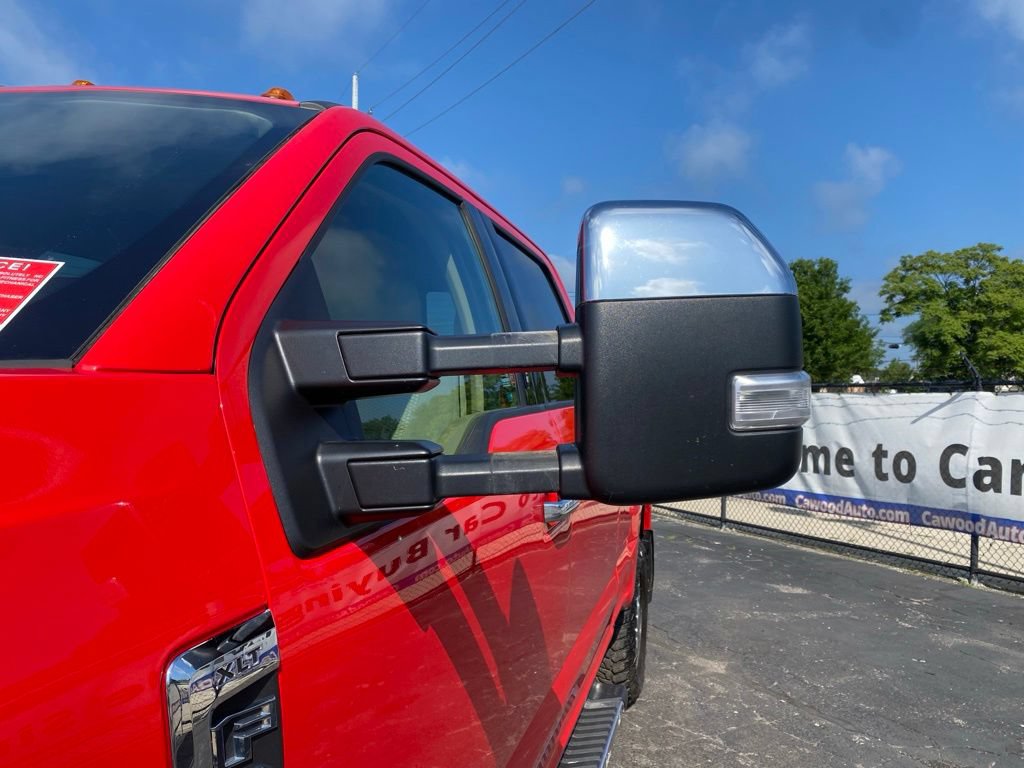 Used 2017 Ford F250 XLT w/ XLT Premium Package AWD/4WD image 8