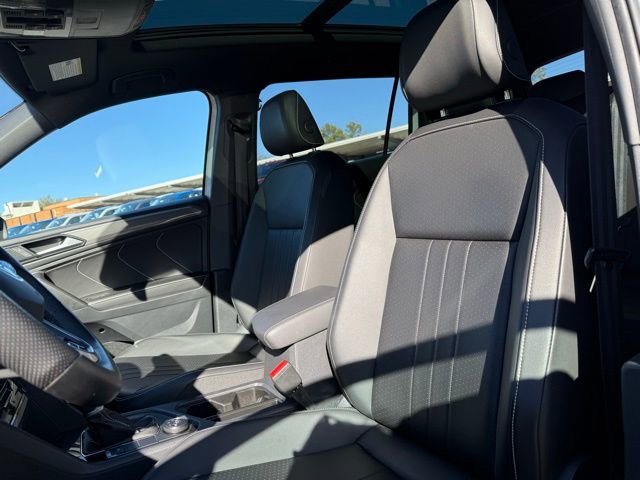 Used 2024 Volkswagen Tiguan SE R-Line image 10