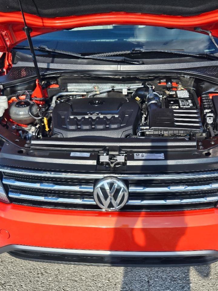 Used 2019 Volkswagen Tiguan SE w/ Panoramic Sunroof Package FWD image 9