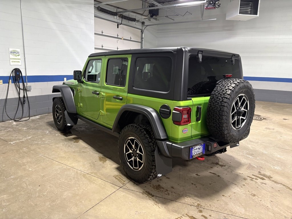 Used 2025 Jeep Wrangler Rubicon w/ Technology Group image 4