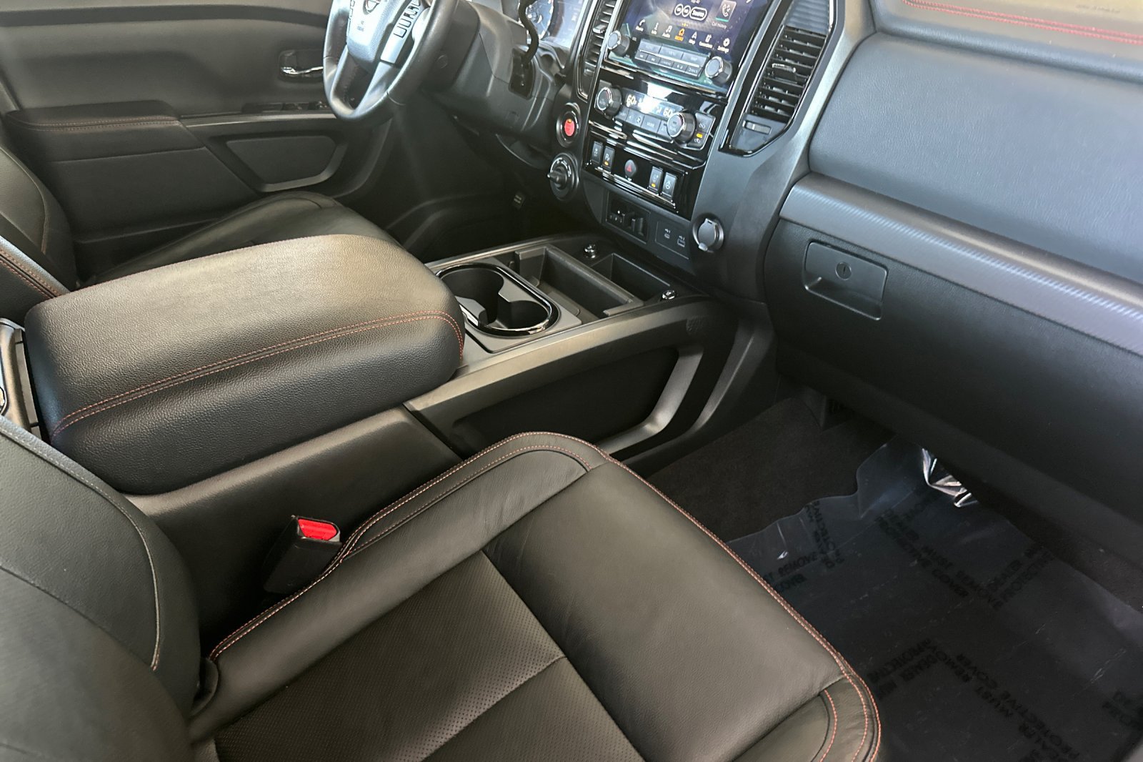 Used 2023 Nissan Titan PRO-4X w/ Pro-4x Convenience Package AWD/4WD image 17