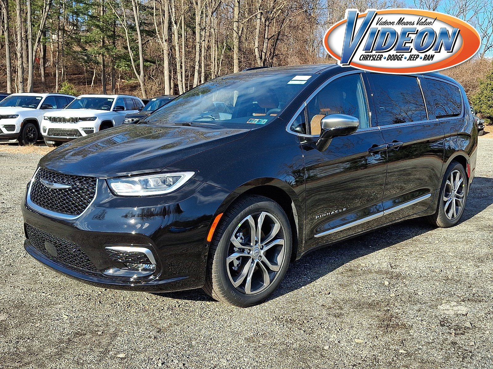 New 2026 Chrysler Pacifica Pinnacle image 1