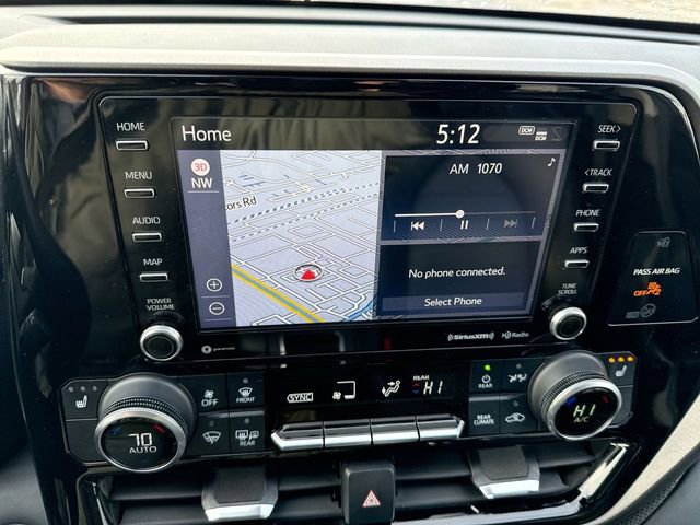 Used 2022 Toyota Highlander XLE image 16