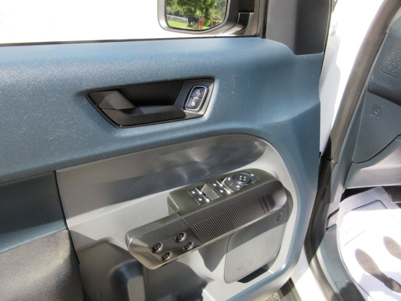 Used 2022 Ford Maverick XL FWD image 11