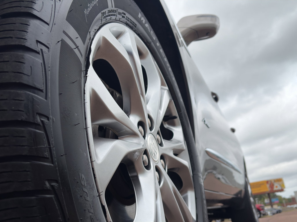 Used 2019 Buick Enclave Avenir image 9