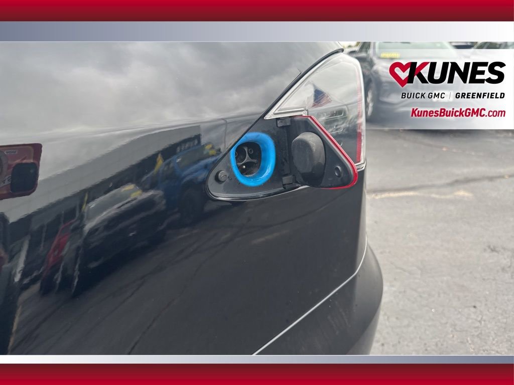 Used 2022 Tesla Model S Plaid image 18