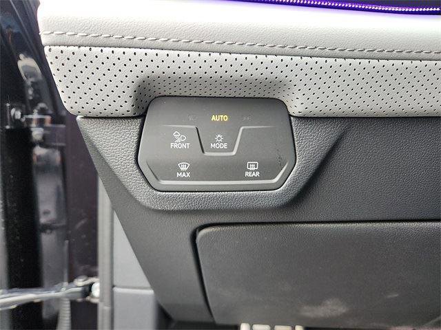 Certified 2025 Volkswagen Atlas Peak Edition SE image 24