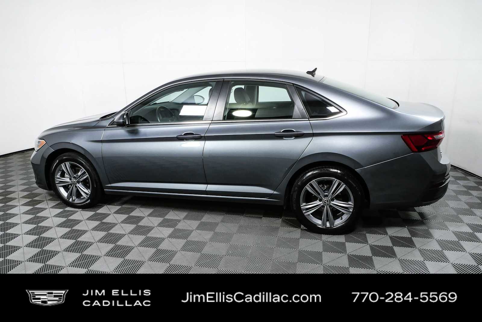 Used 2024 Volkswagen Jetta SE FWD image 26
