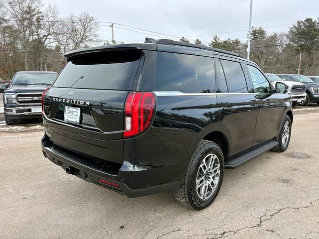 Used 2025 Ford Expedition Active image 3