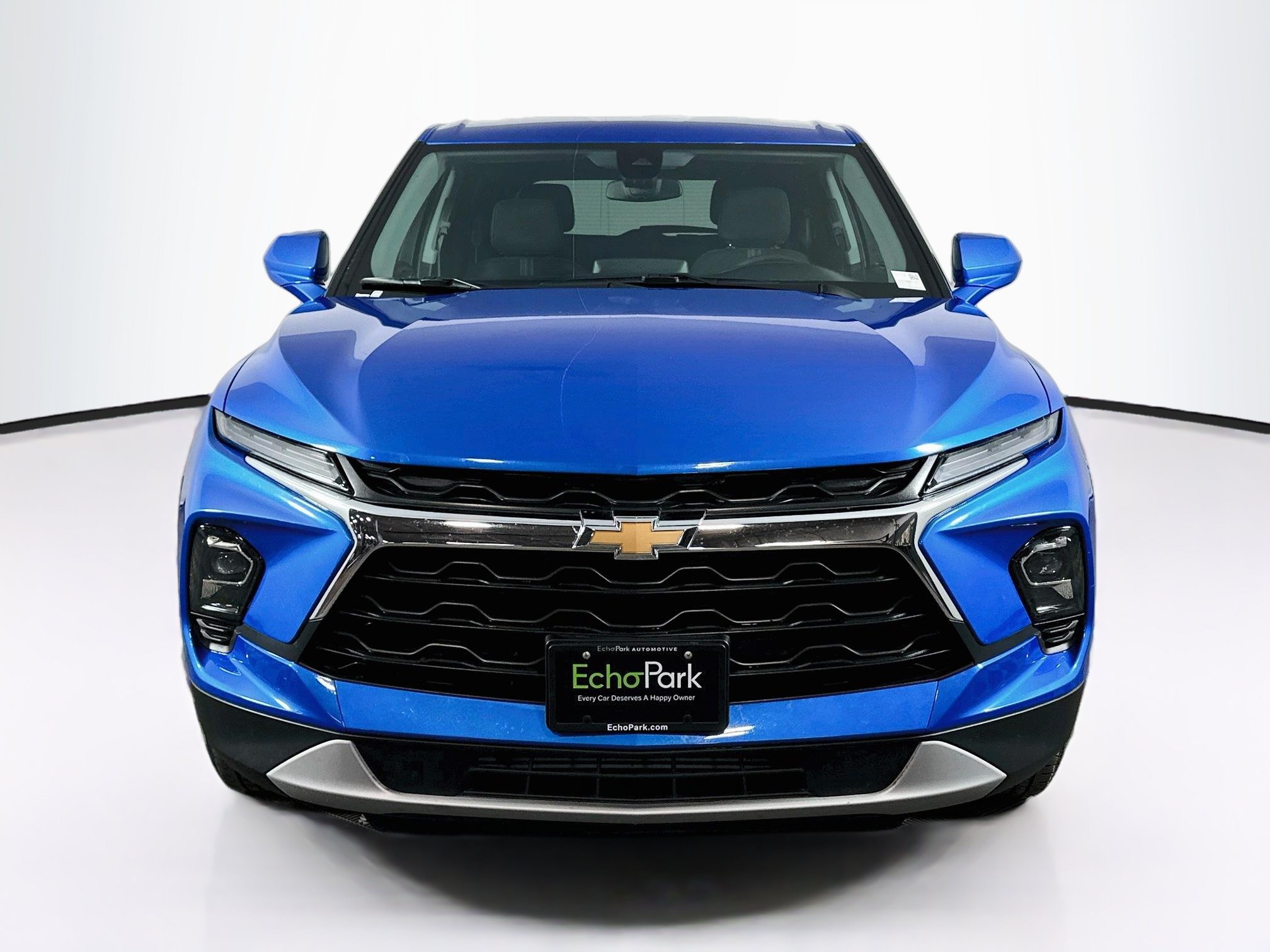 Used 2026 Chevrolet Blazer LT FWD image 2