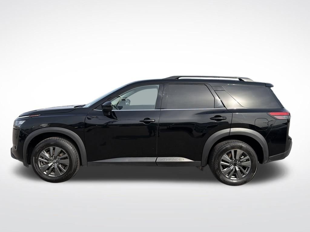 Used 2024 Nissan Pathfinder SV image 4