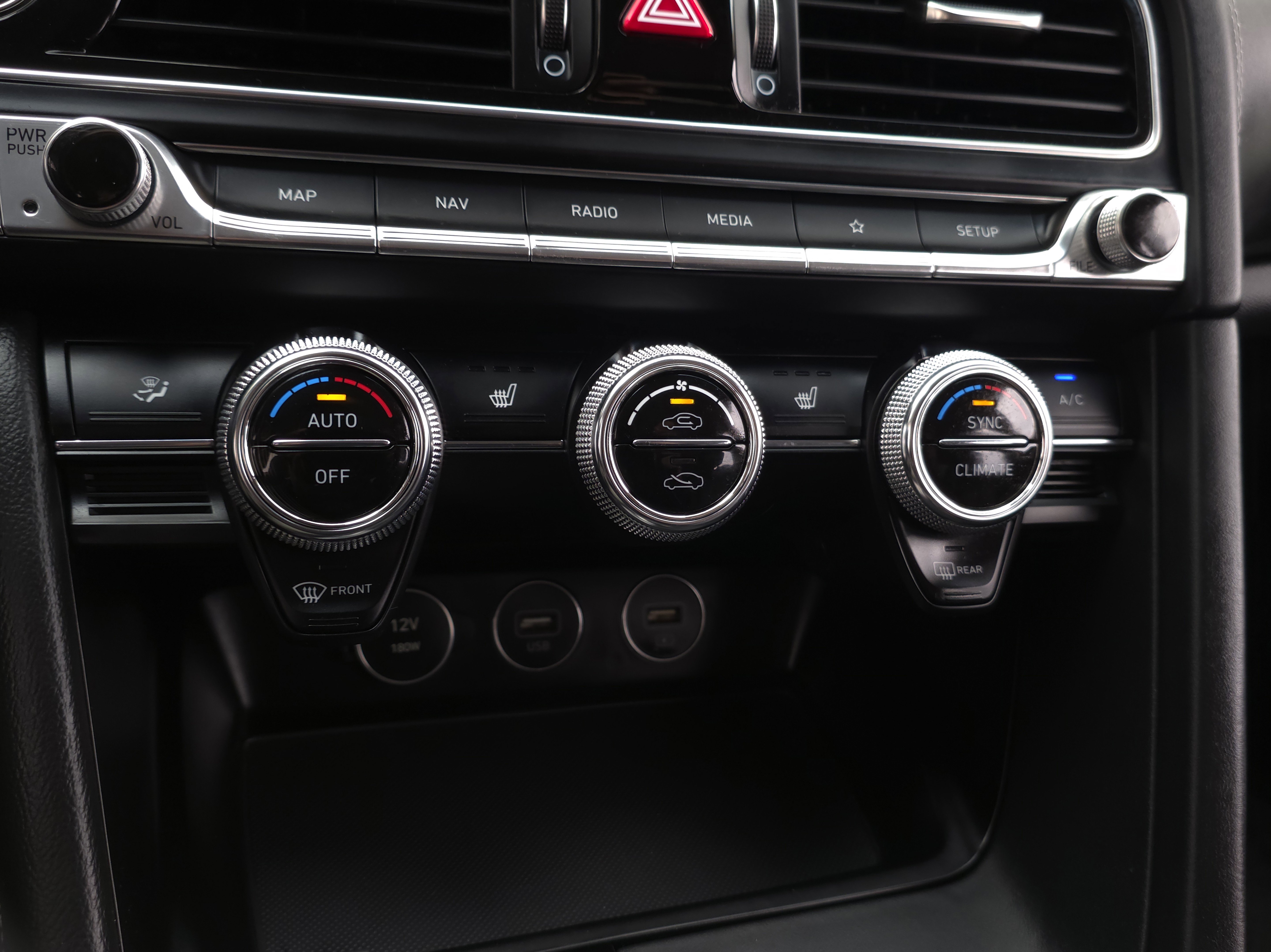 Used 2022 Genesis G70 2.0T image 17